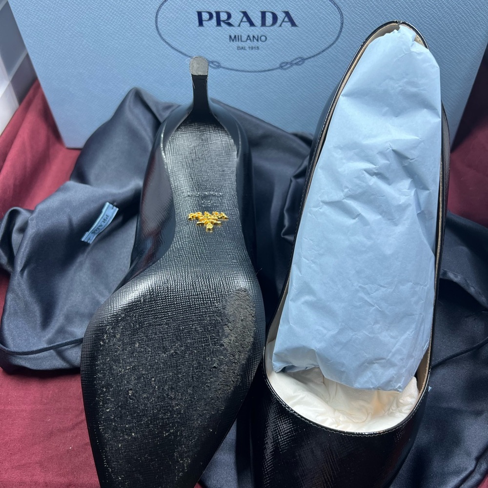 Prada Black Textured Leather Shoes - Picture 5 of 6
